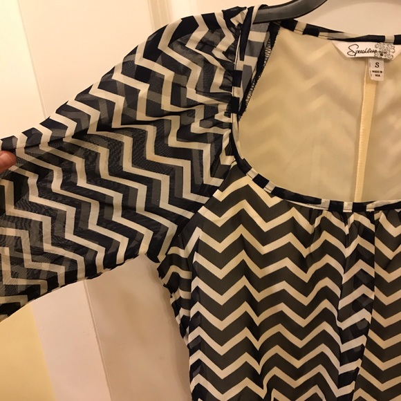 Speechless Junior’s Chevron Dress - Picture 6 of 8